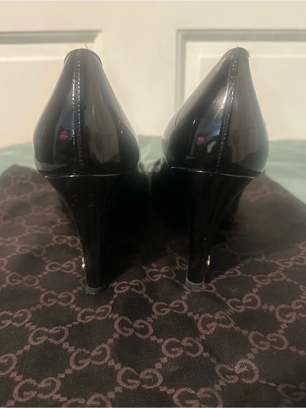 Gucci sleek wedge